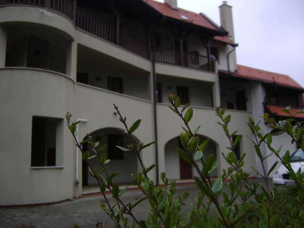Arnyas Lakopark 호텔 Alsópáhok 외부 사진